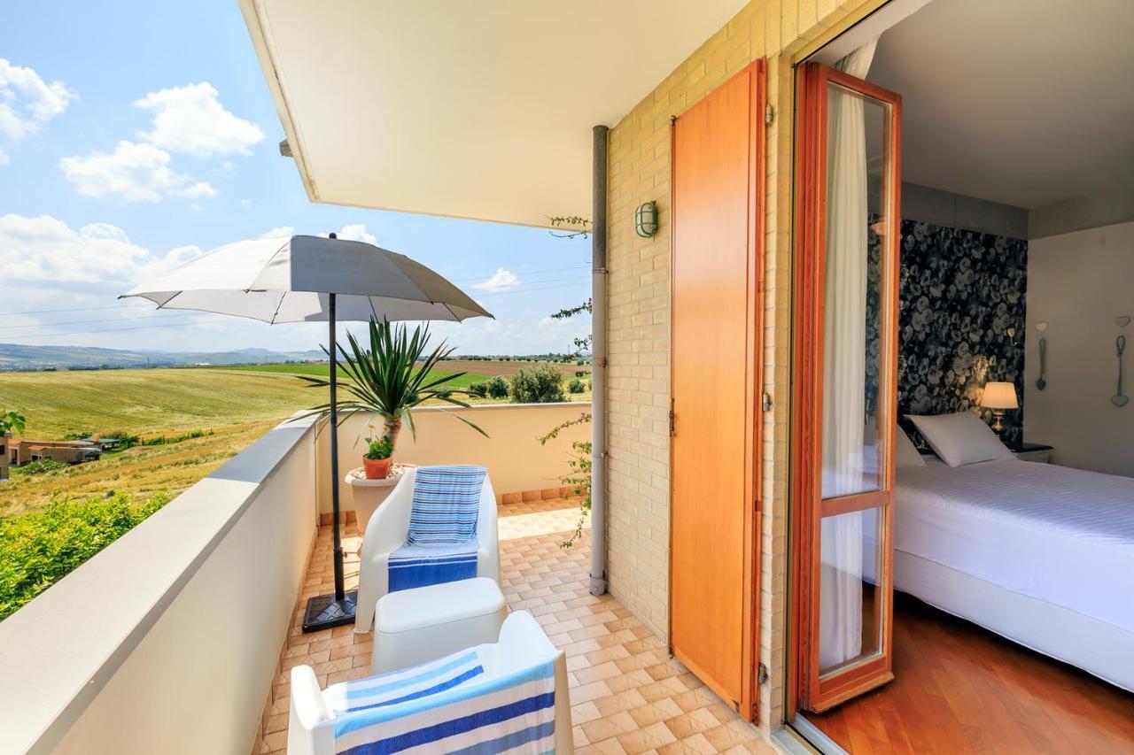 B&B Il Tiglio Porto SantʼElpidio Exteriör bild